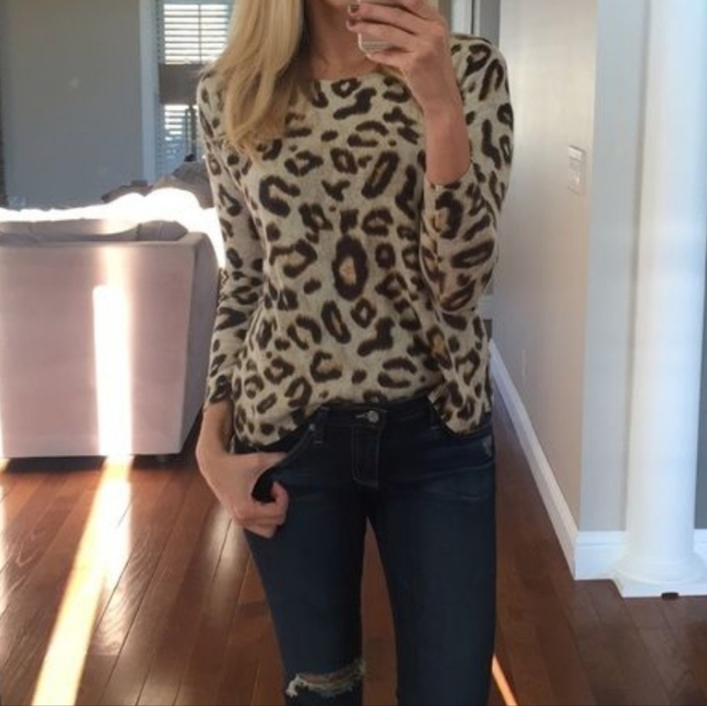 H&M Leopard‎ sweater sz. S